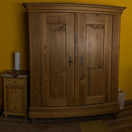 Отель Alte Poststation Goldener Hirsch Emskirchen Экстерьер фото