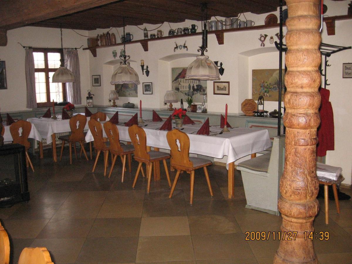 Отель Alte Poststation Goldener Hirsch Emskirchen Экстерьер фото