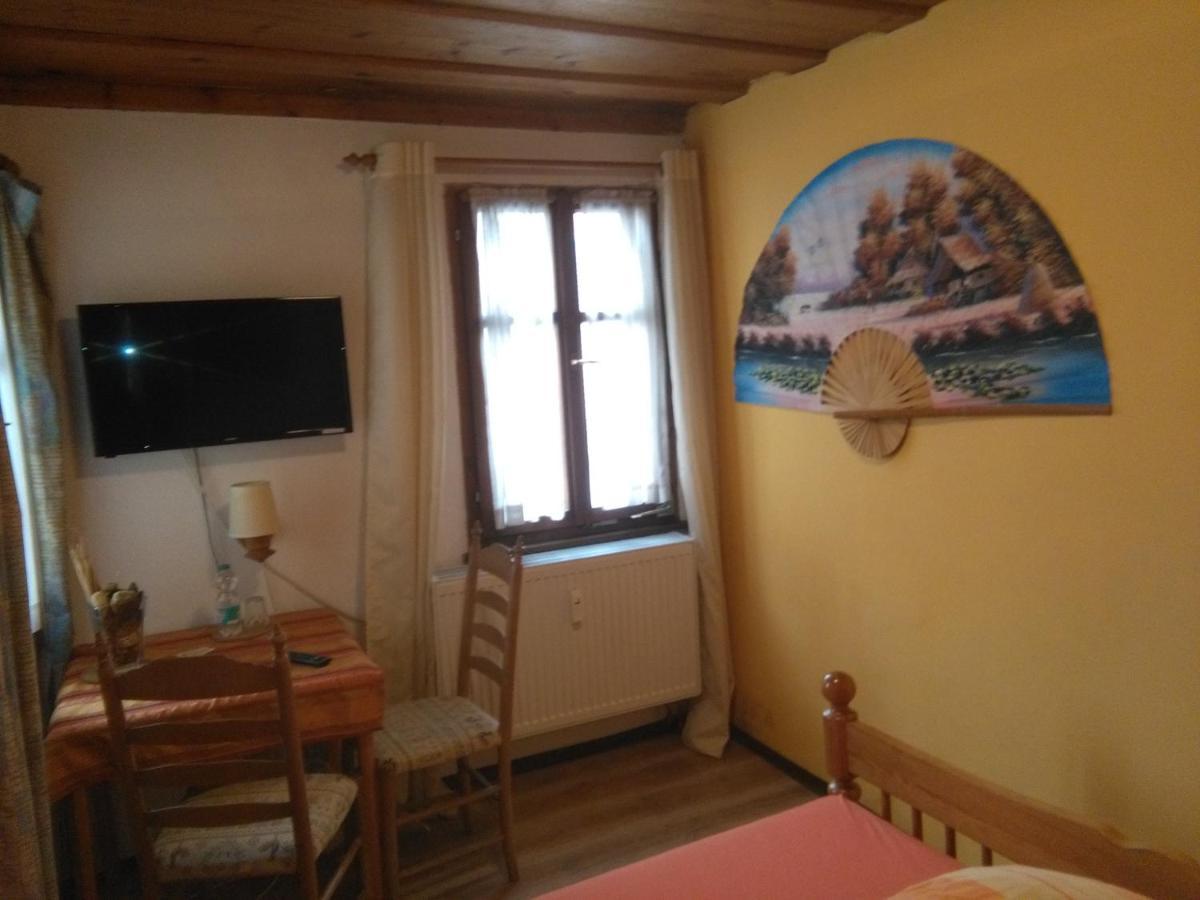 Отель Alte Poststation Goldener Hirsch Emskirchen Экстерьер фото
