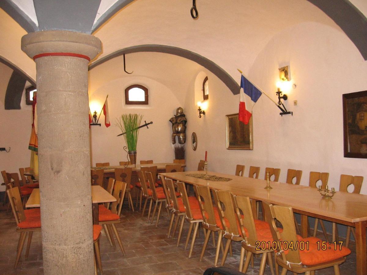 Отель Alte Poststation Goldener Hirsch Emskirchen Экстерьер фото